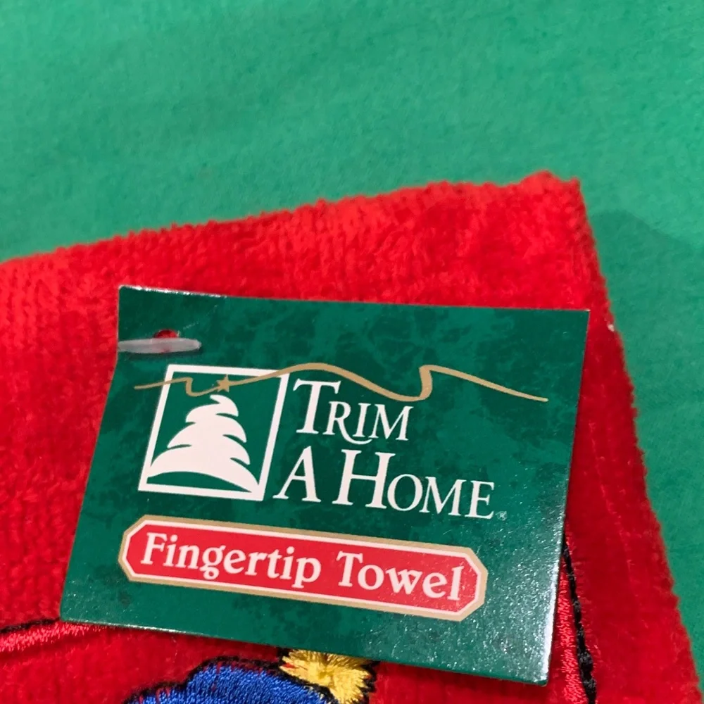 TRIM A HOME. Christmas Bear Hand Towels Set 2